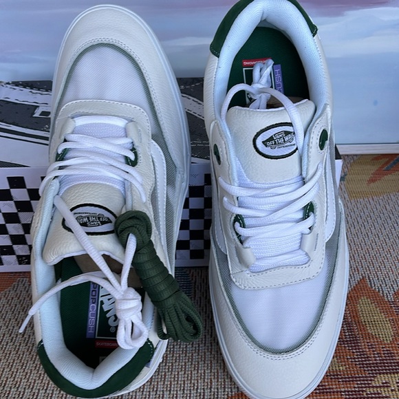 Vans WMNS Wayvee
White/Green
VN0A5JIAWGR
Sneakers - Picture 12 of 16